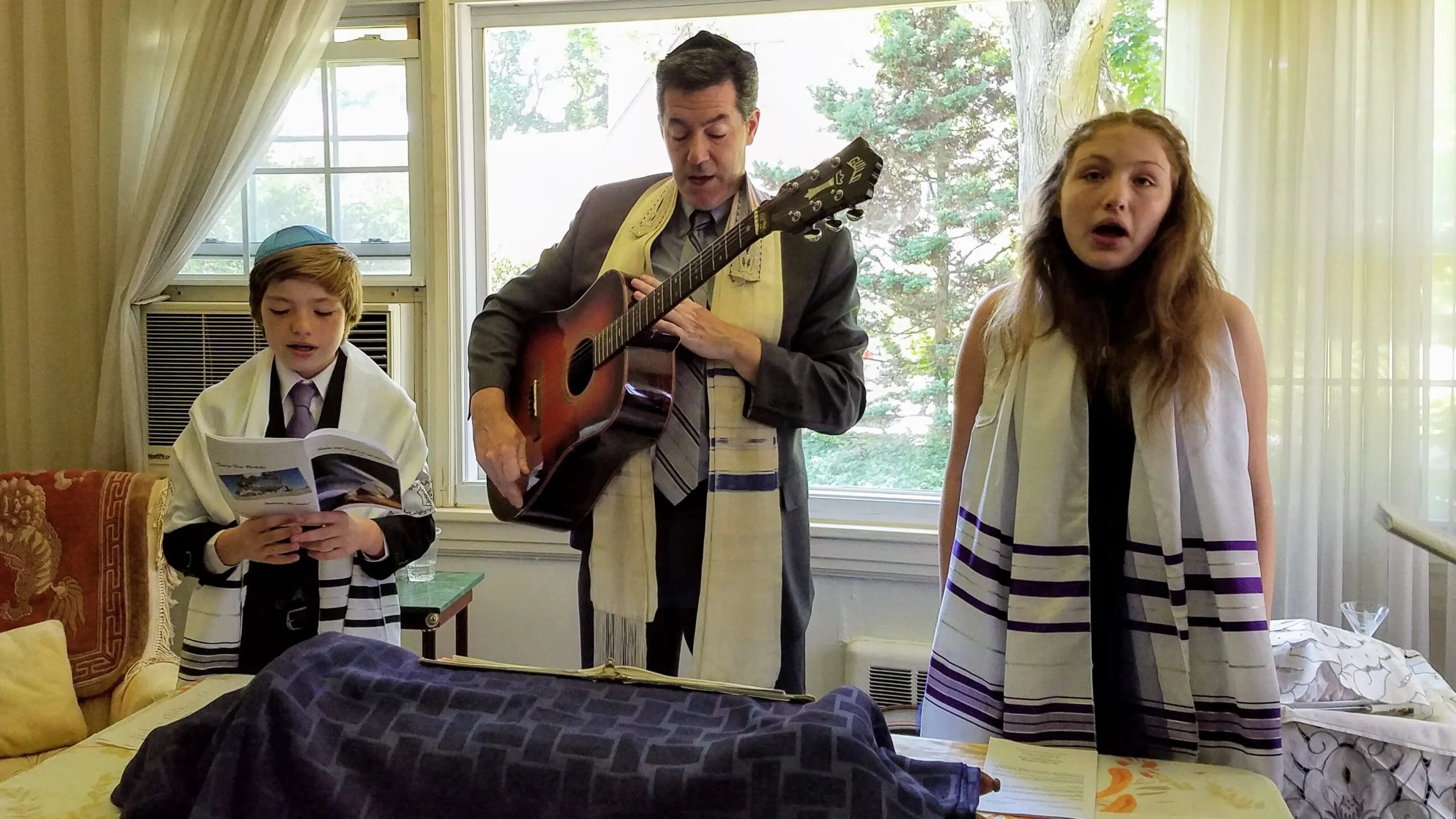 Rabbi-Cantor-Ron-Broden-Bat-Mitzvah-Ceremony-19-scaled Services